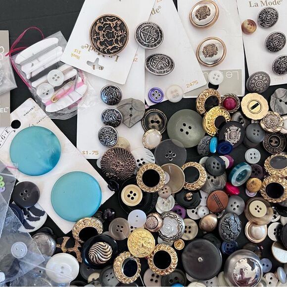 Vintage Buttons Lot - Picture 5 of 7